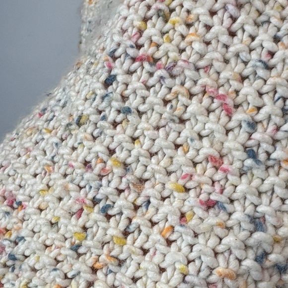 GAP Women's Cream Speckled Crew Neck Sweater - Picture 8 of 14